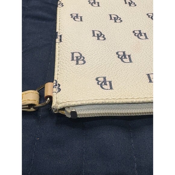 Dooney and Bourke Wristlet Wallet 8" X 4 1/2 Stap And Key Ring - Picture 12 of 13